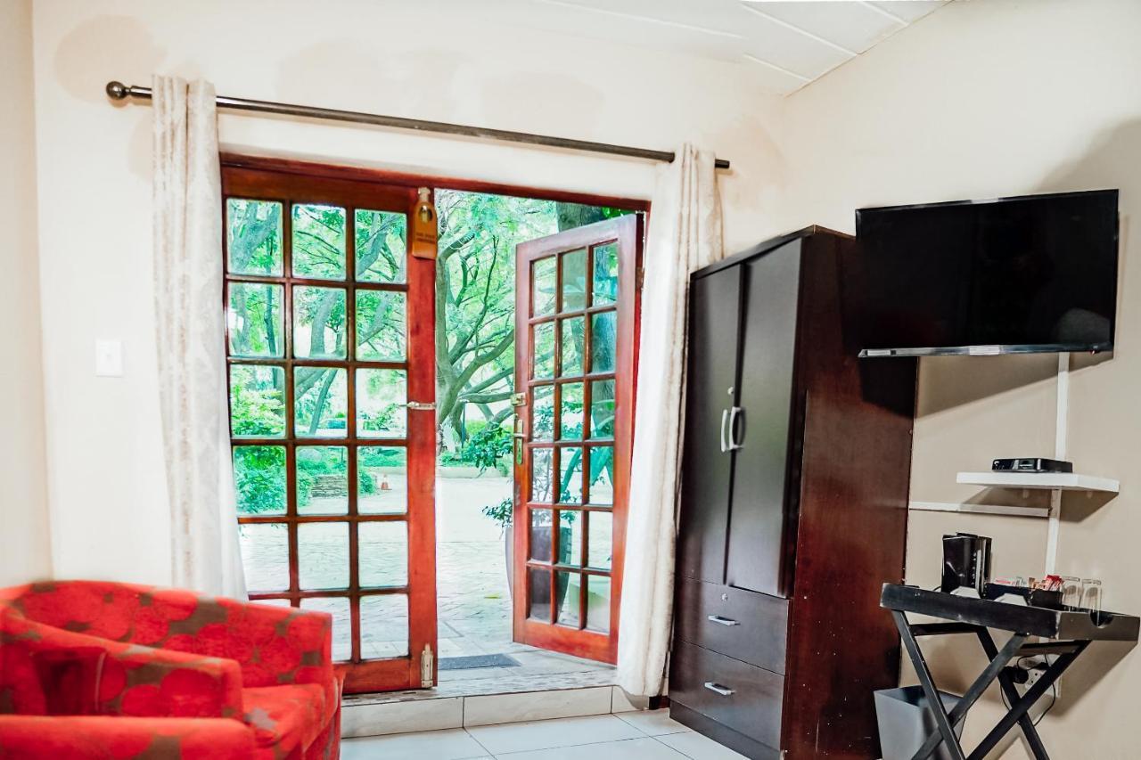 The Garden Venue Hotel Johannesbourg Extérieur photo